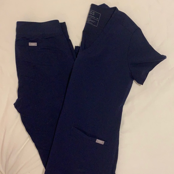 Figs Other - NWOT navy Figs set. Top XS (two pocket style) pants XS T (Kade cargo style)